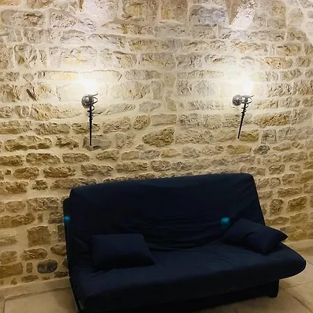 Escoutay Dans Bastide Medievale Holiday home *